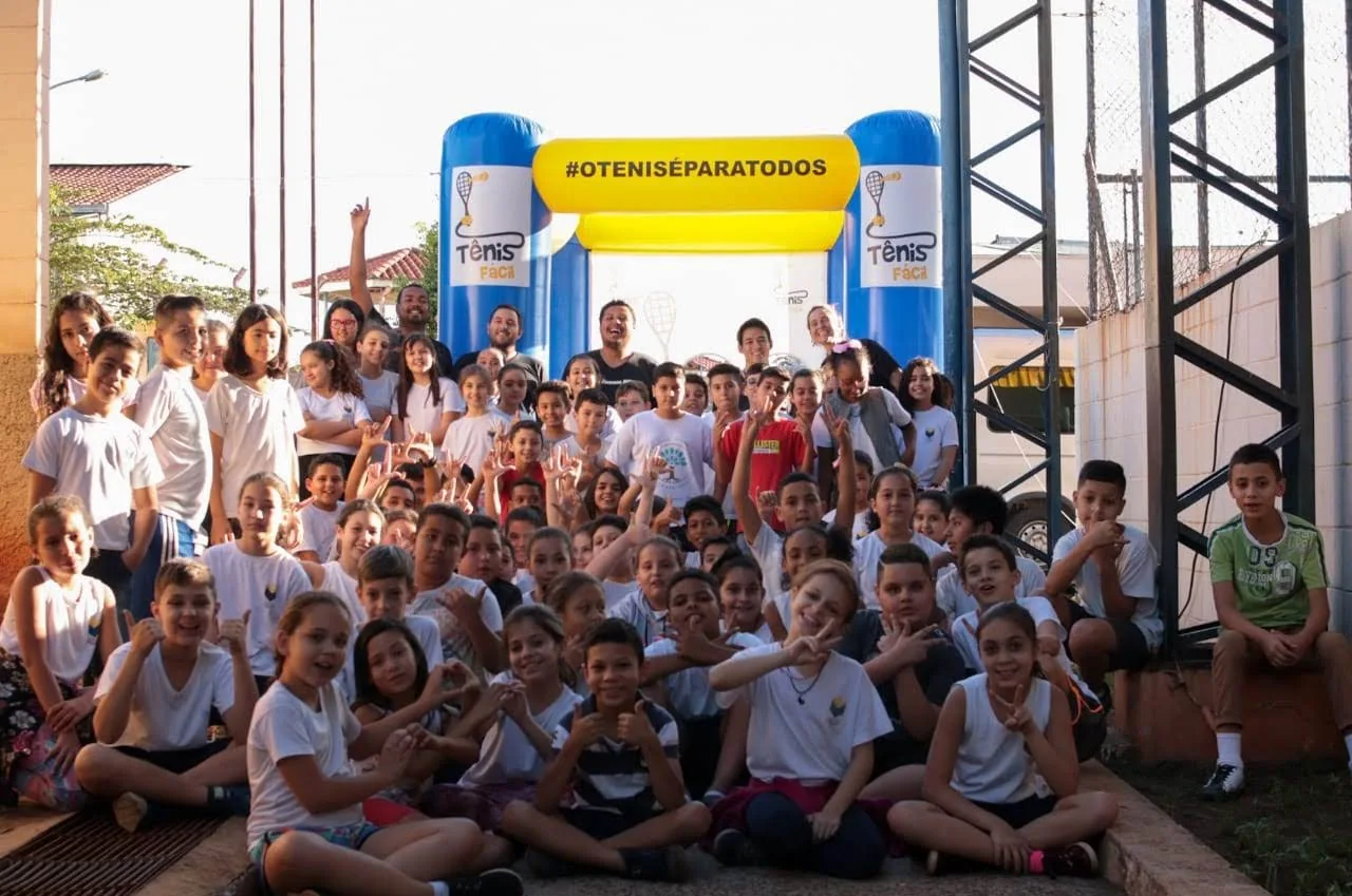 Participantes em uma experiência de tênis